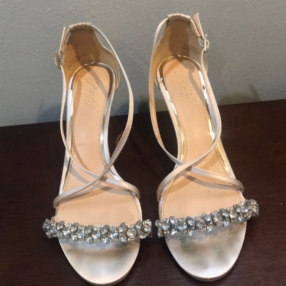 Jewel by Badgley Mischka wedge sandals